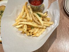 -玛格萝妮比萨屋(四平店)