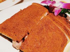 烤乳猪-香港新发烧腊茶餐厅(书城店)