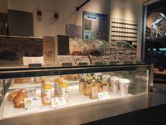 面包甜点陈列柜-喜茶(东莞汇一城店)