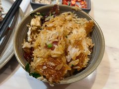 广式腊味煲仔饭-喃喃椰·糟粕醋·椰子鸡火锅(七堡花园店)