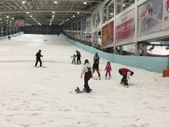 -乔波室内滑雪场
