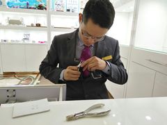 师傅给我修眼镜架-精益眼镜(春熙路店)