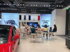 -TESLA 特斯拉(上海太古汇体验店)