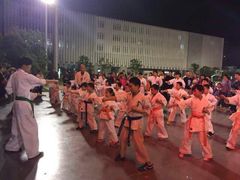 偶尔的户外训练锻炼是小朋友们的最爱-极真空手道修远道场