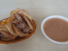 粥-洪峰浩老北京烧饼夹肉(角门路店)