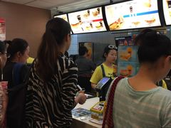-麦当劳(轻轨曹杨路店)