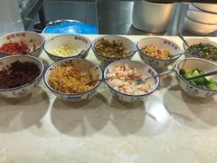 -裕新楼粉面馆·石磨手工粉(四方坪店)