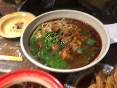 -爆炸头阿姨小四川正宗川味小吃(无任何分店)