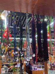 -灵彩珠宝(朗香街店)