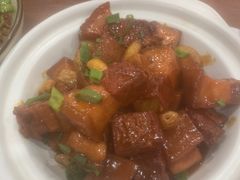 -湖南人家湘菜馆(镇江路店)