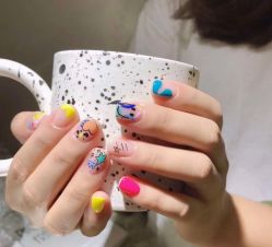 -悦指间美甲美睫