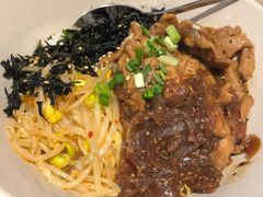 黑椒鸡腿肉拌饭-新石器烤肉(百联川沙店)