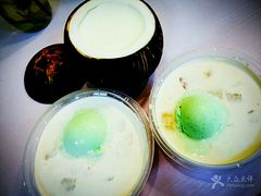 -志龙皇冠吃货椰子铺