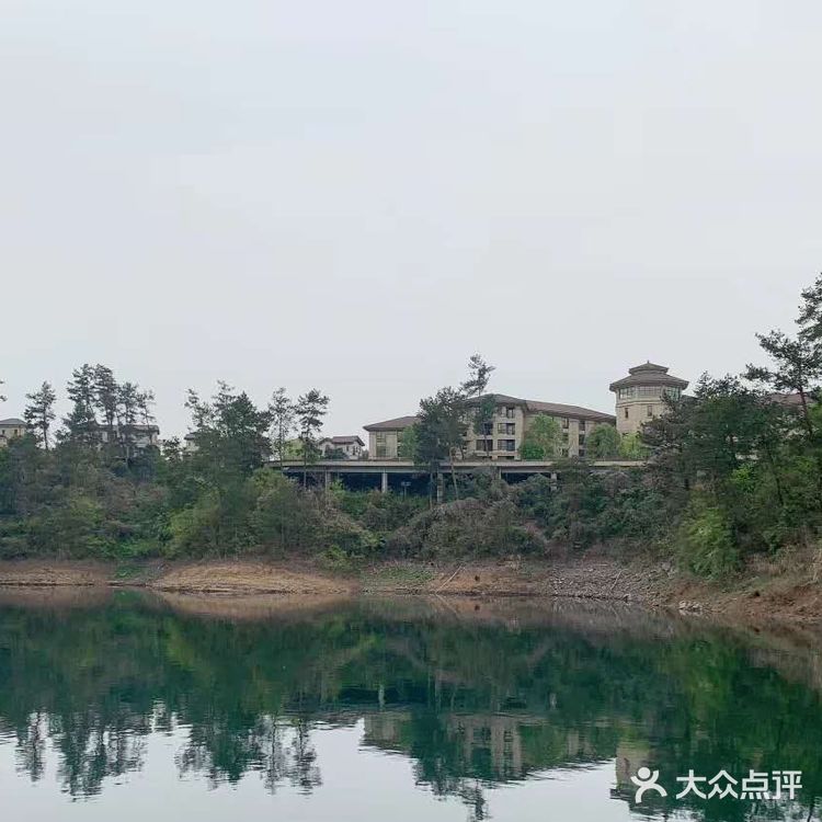 这个地方的风景非常的好，环境非常优美