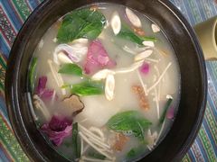 -桥香园过桥米线(国贸店)