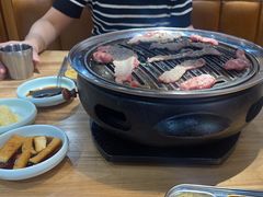 -汉城烤肉·黑金冠(华山路店)