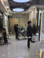 -虫二·专注健康烫染沙龙