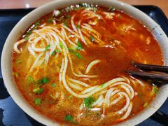 -亮亮面馆(经六路店)