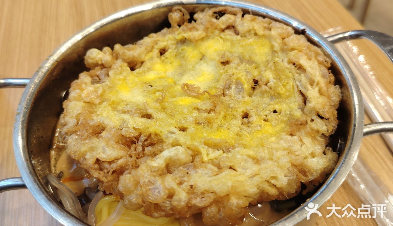 有三个套餐可选，选了两份面的，好大一份