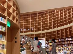-新华文创·光的空间