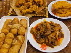 -爆炸头阿姨小四川正宗川味小吃(无任何分店)