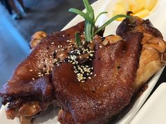 迷迭香烤猪前手-辛德勒啤酒德餐厅