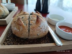 餐前面包-上海柏悦酒店·世纪100牛排馆