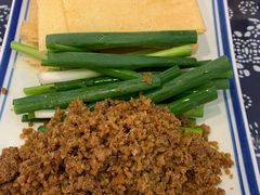 勾魂小媳妇-八两八金·莱芜特色炒鸡(市南漳浦路店)