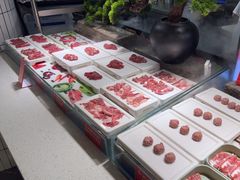 -四囍码头海鲜烧烤自助火锅(外滩南京东路悦荟广场店)