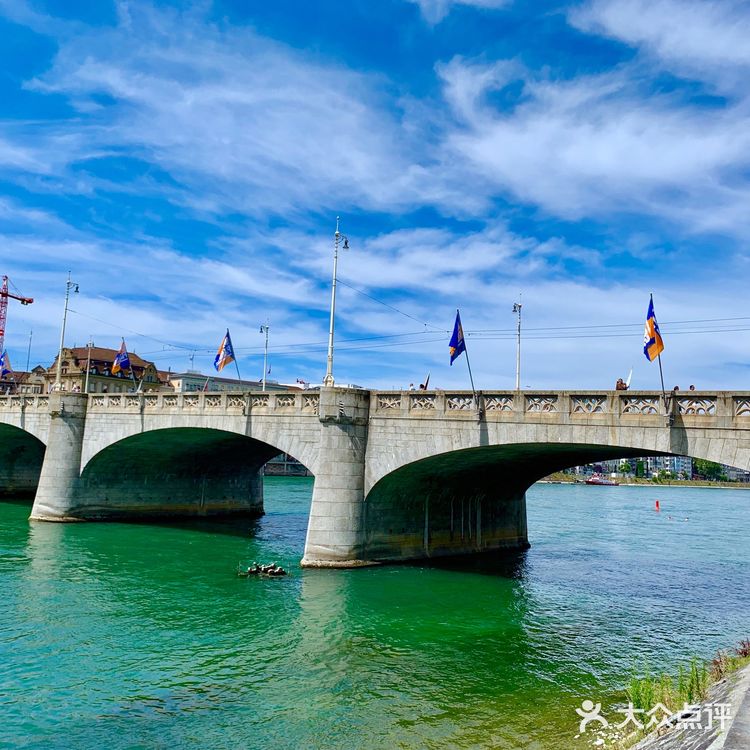 巴塞尔（又称为巴泽尔，德：Basel，法：B氀攀