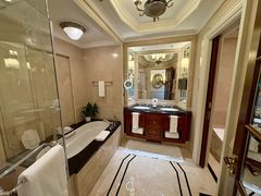 -广州富力丽思卡尔顿酒店