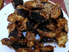 焦糖茄子牛肉粒-桃子餐厅·天津菜(红星路直营店)