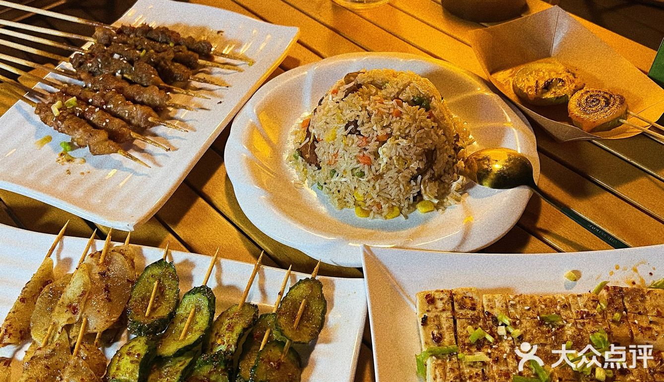 专属武汉的江景晚风烧烤！