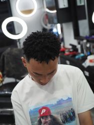 -贝勒爷专业男发