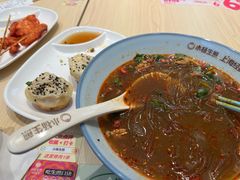 -小杨生煎(金山百联购物中心3楼店)