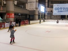 -成都冰纷万象滑冰场