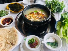 -鲁朗边巴次仁农家石锅