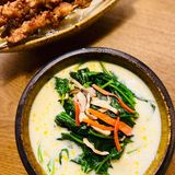 他们家的灯饰就其实就很有那种异域风情了～整个环境就在