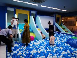 -孩子王童乐园(马群店)