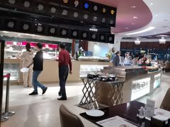 -荣誉国际酒店-云顶旋转餐厅