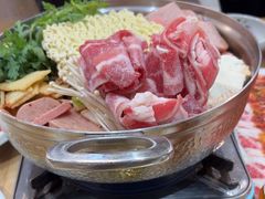 -青瓦餐厅·生鱼片·韩园烤肉(西塔店)