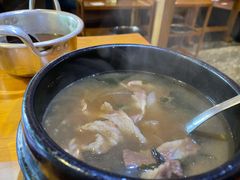 牛肉海带汤-唯成•韩国炭火烤肉 유성고기