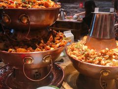 -沪小二炭火蛙锅(淮海中路美食不夜城店)
