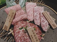 -山川小町·极番烧肉(新地假日广场店)