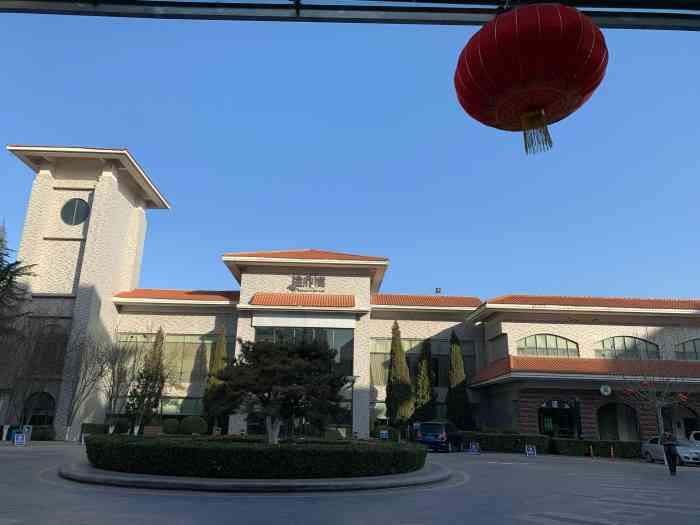 表姐订婚宴舅舅做东请男女方家长在这里吃顿饭圆桌做