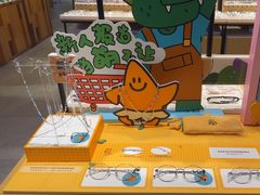 -LOOK眼镜·蔡司依视路配镜(宝山万达店)