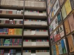 -钟书阁(群光广场店)