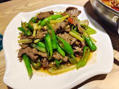 杭椒炒牛柳-西街夜油条·麻团包乌饭