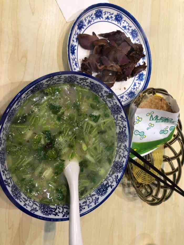 谢老三羊汤烩面(大兴店)-"喝羊汤吃烧饼,吃饱喝足一嘴大蒜味儿再回家.