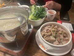 -爱碗亭·鲜炒湖南菜(壹城中心店)